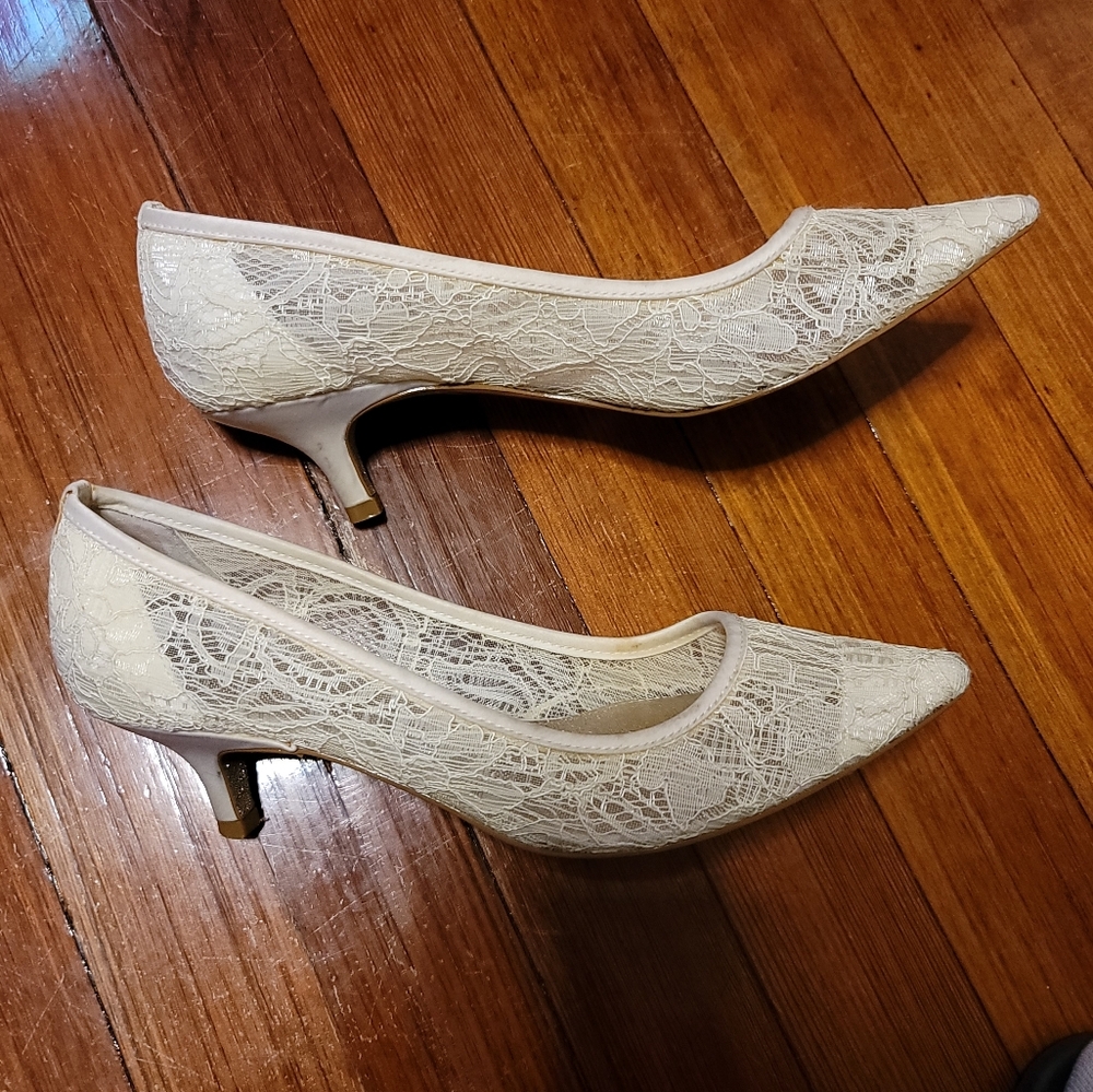 Adrianna Pappel " Lois" Ivory Lace Low Heel Pumps - Picture 5 of 11